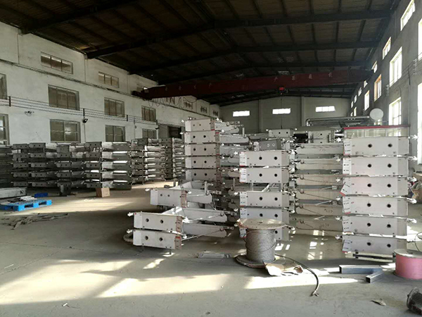 自動刮糞機(jī)