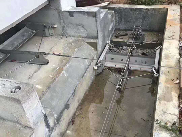 自動刮糞機(jī)